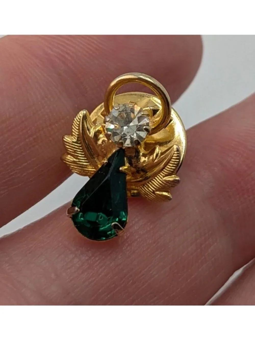 Vintage Angel Brooch Gold-Tone Green May Birthstone Accent 3/4 Inch Pin